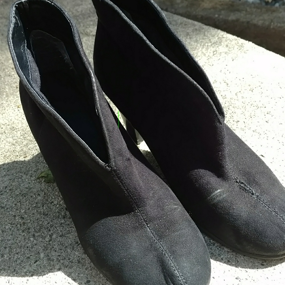 Winterstrole suede high heels size 8.5